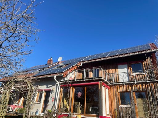 Haus mit Solaranlage